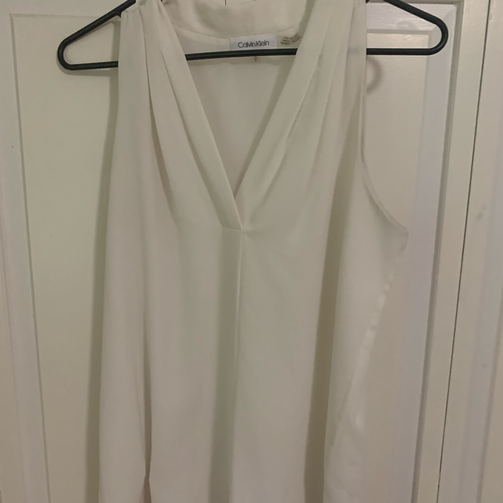 Calvin Klein white work top